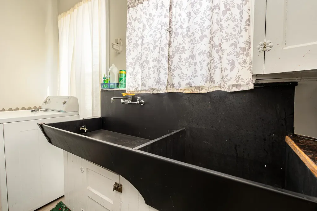 31 Drummond Street Auburn ME 04210