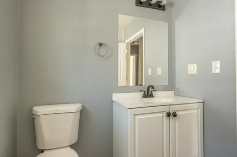 27 Drummond Street Auburn ME 04210