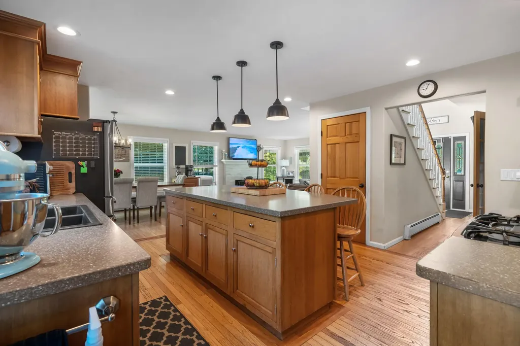 84 Star Drive Minot ME 04258