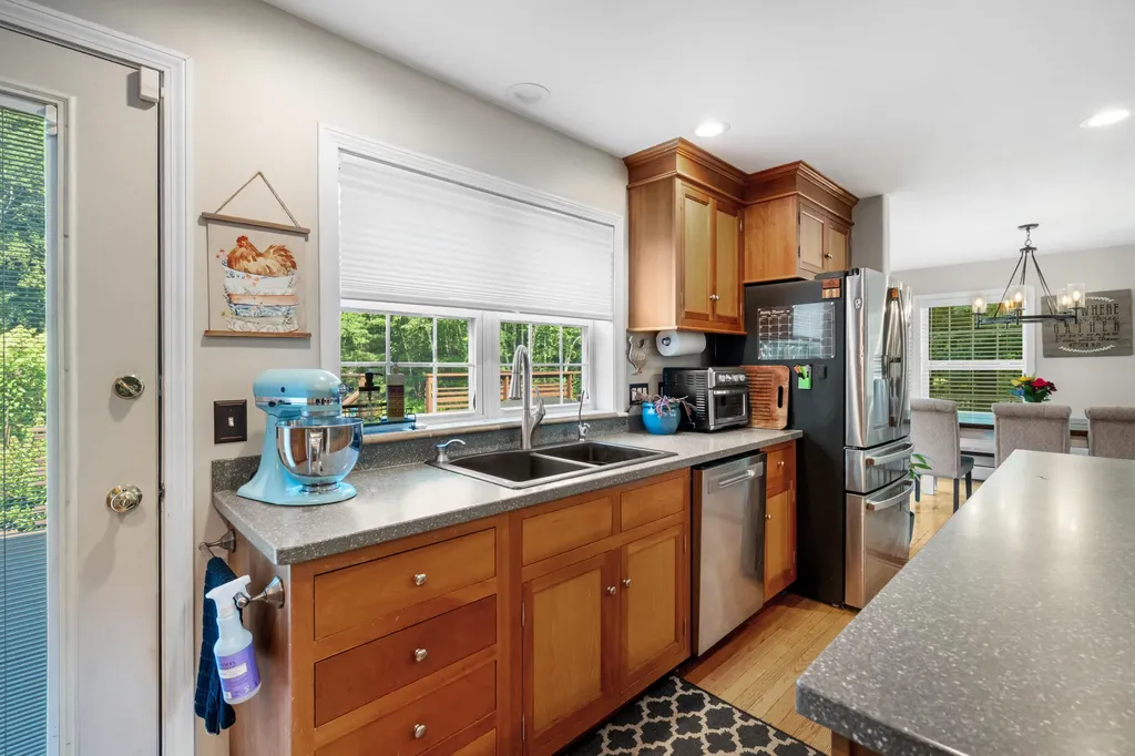 84 Star Drive Minot ME 04258