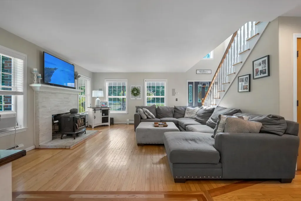 84 Star Drive Minot ME 04258