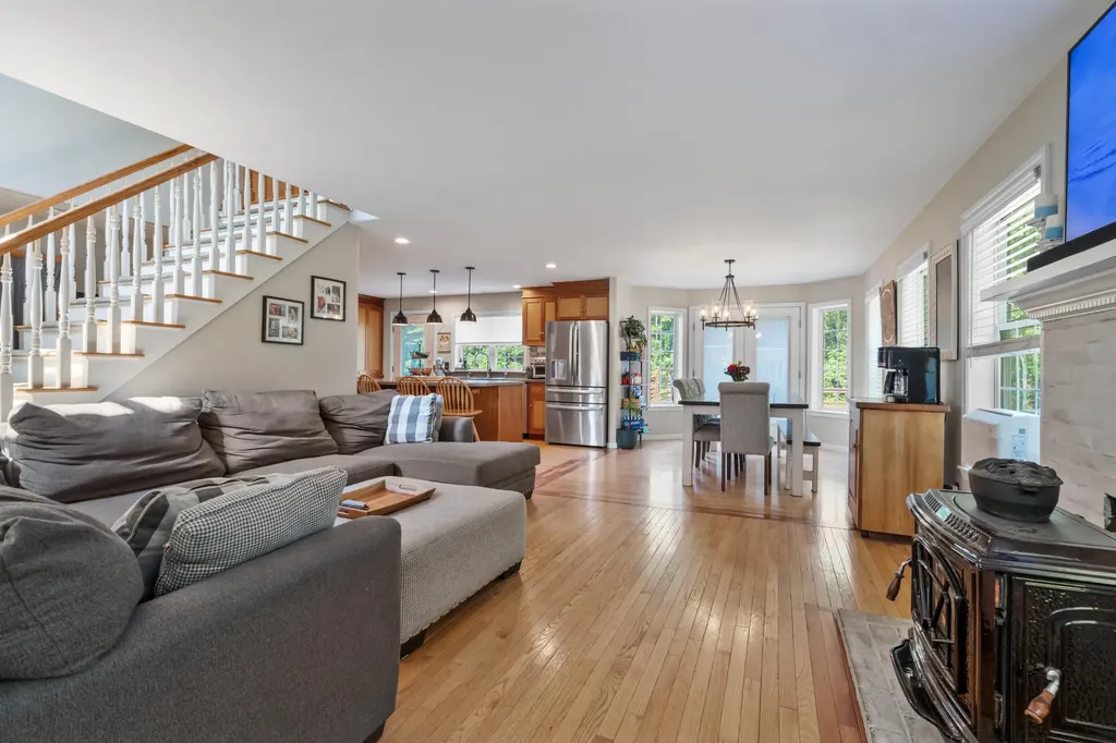 84 Star Drive Minot ME 04258