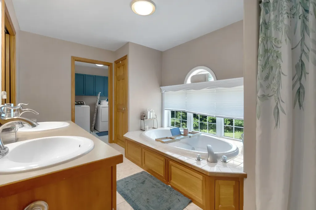 84 Star Drive Minot ME 04258