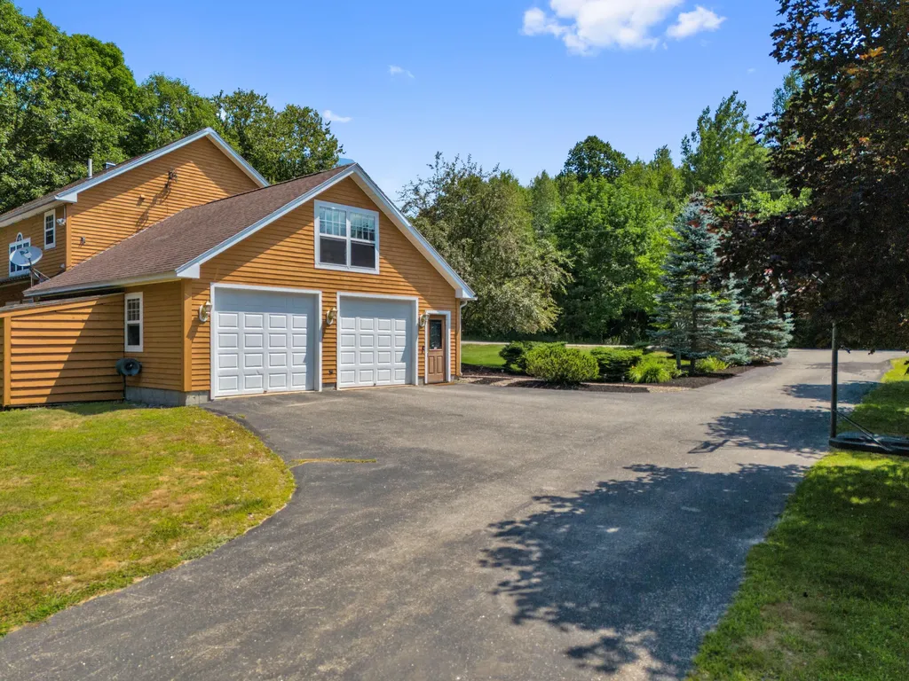 84 Star Drive Minot ME 04258