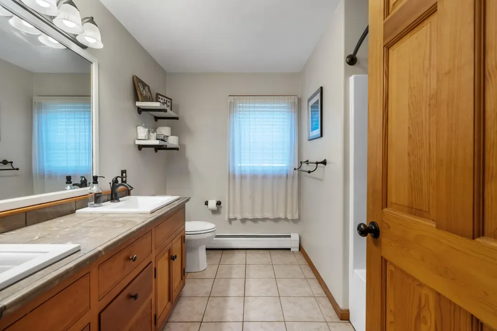 84 Star Drive Minot ME 04258
