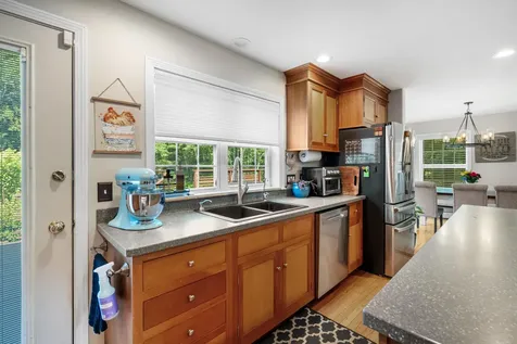 84 Star Drive Minot ME 04258