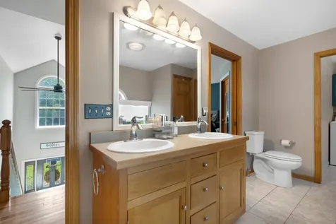 84 Star Drive Minot ME 04258
