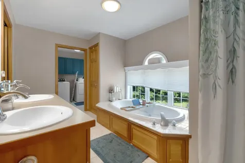 84 Star Drive Minot ME 04258