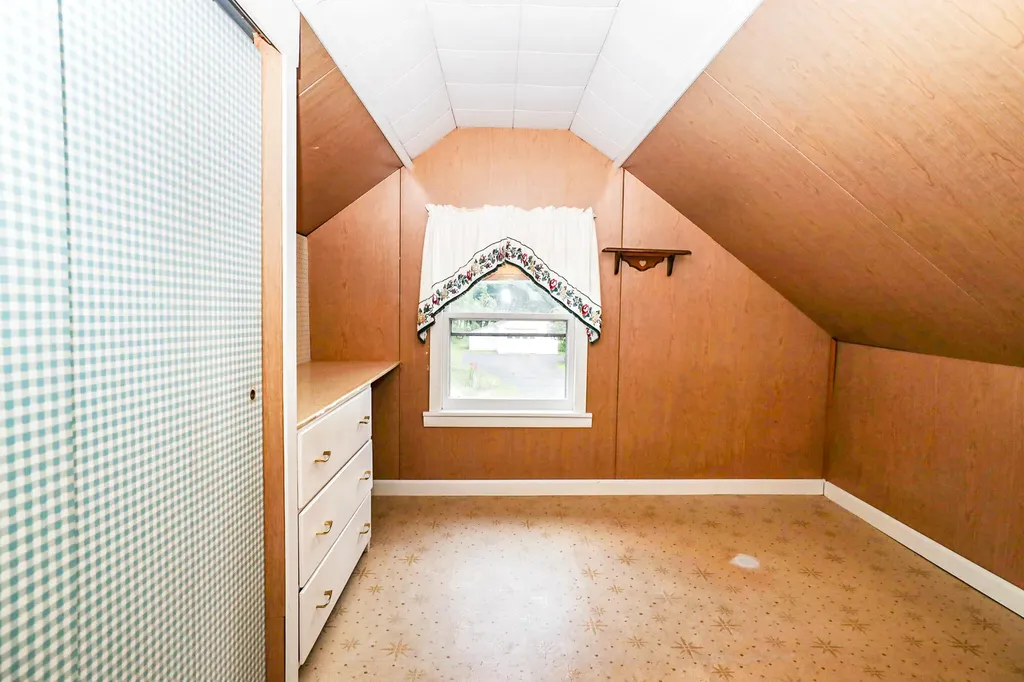 73 Middle Avenue Mexico ME 04257
