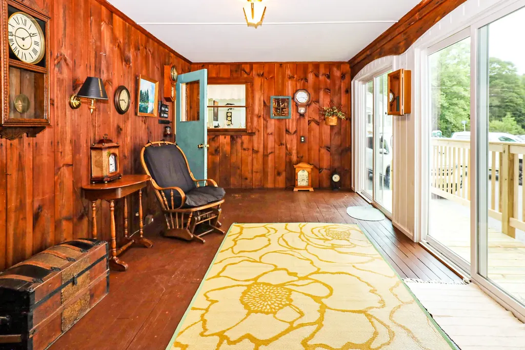 73 Middle Avenue Mexico ME 04257