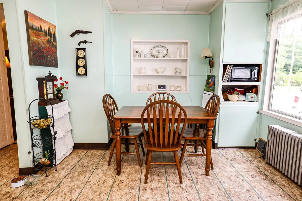 73 Middle Avenue Mexico ME 04257