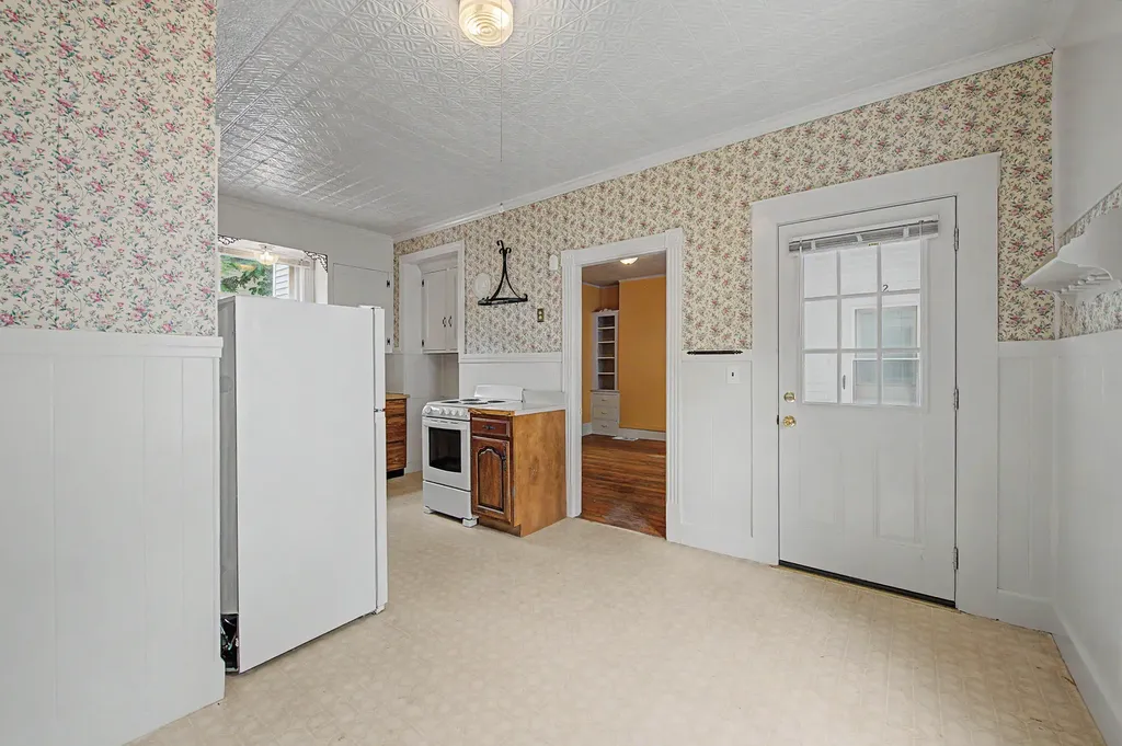 10 Maple Street Augusta ME 04330
