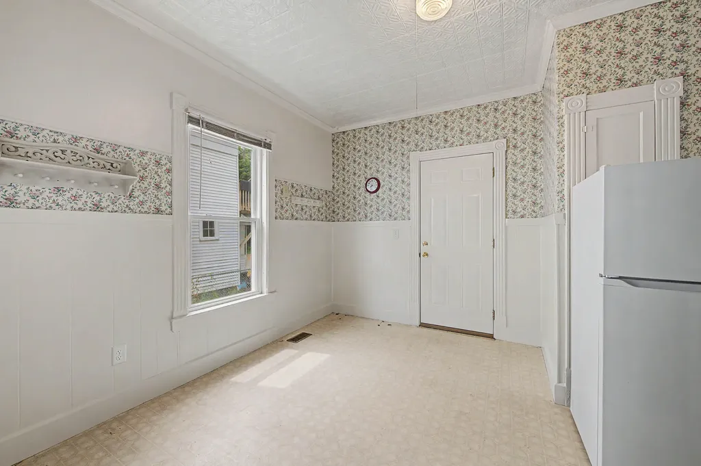 10 Maple Street Augusta ME 04330