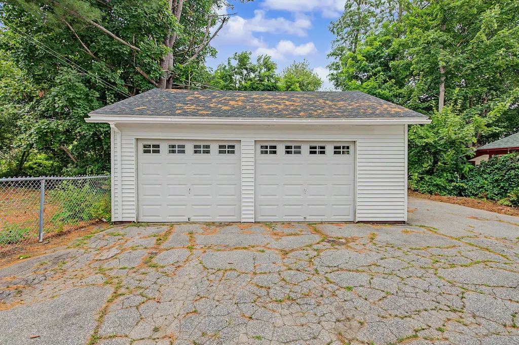 10 Maple Street Augusta ME 04330