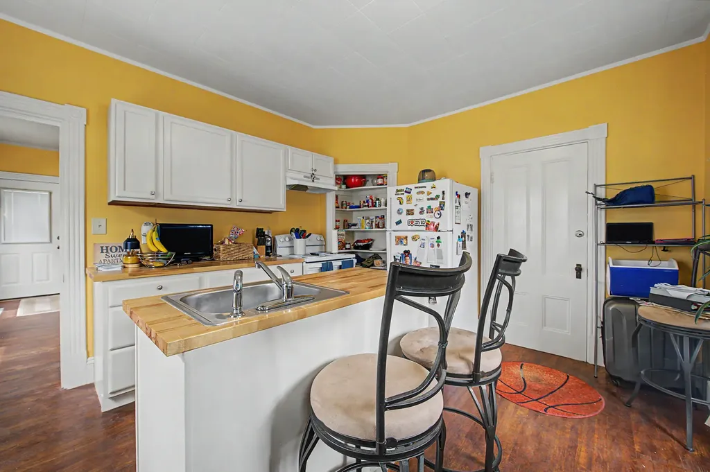 10 Maple Street Augusta ME 04330