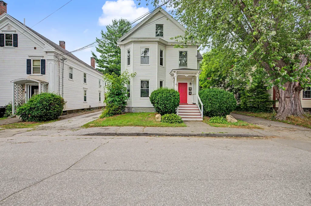 10 Maple Street Augusta ME 04330