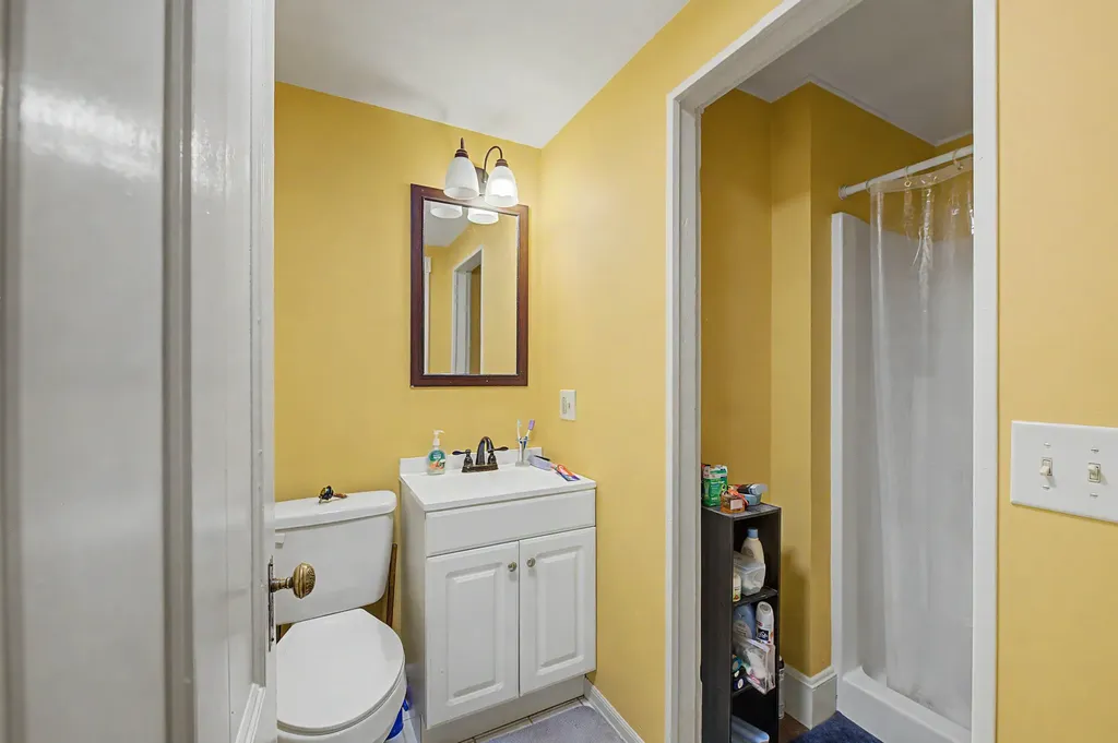 10 Maple Street Augusta ME 04330