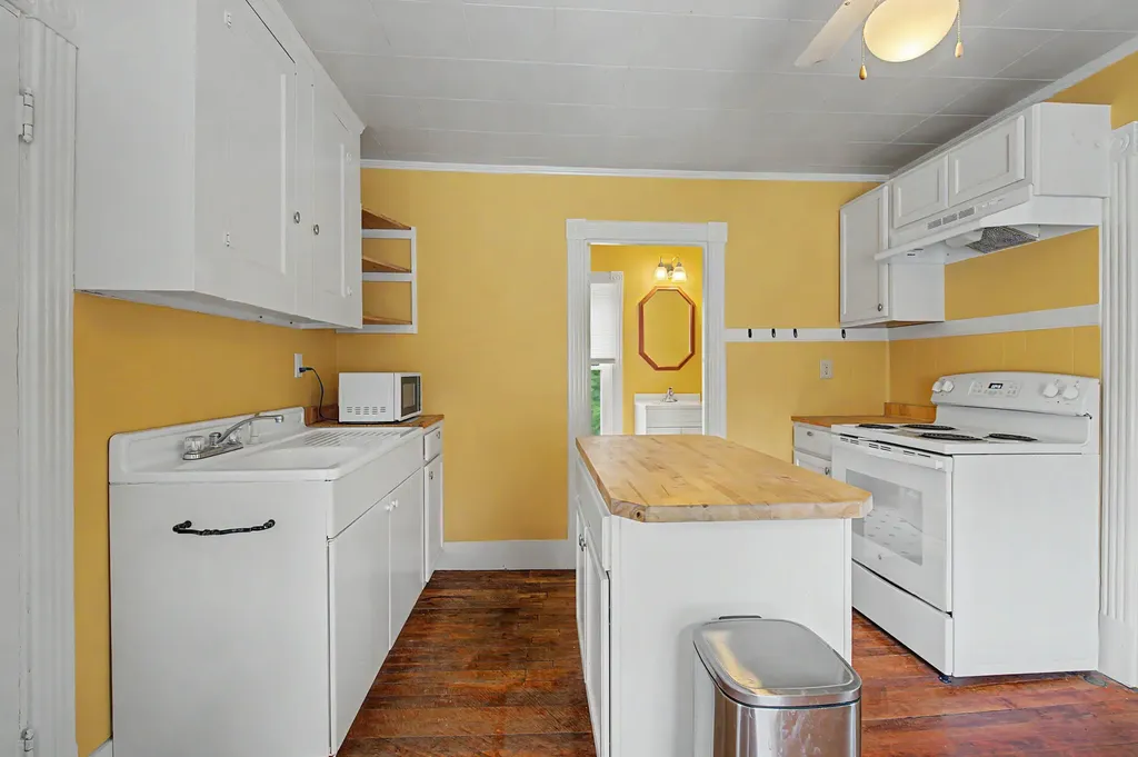 10 Maple Street Augusta ME 04330