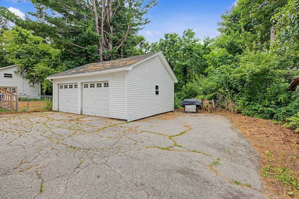 10 Maple Street Augusta ME 04330