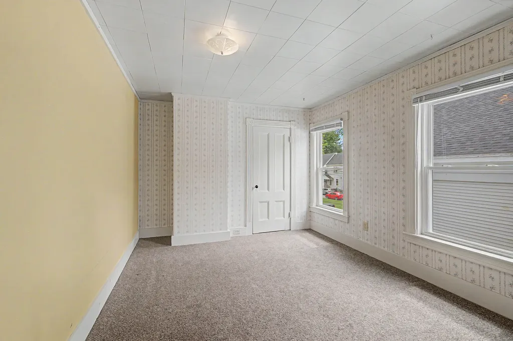 10 Maple Street Augusta ME 04330