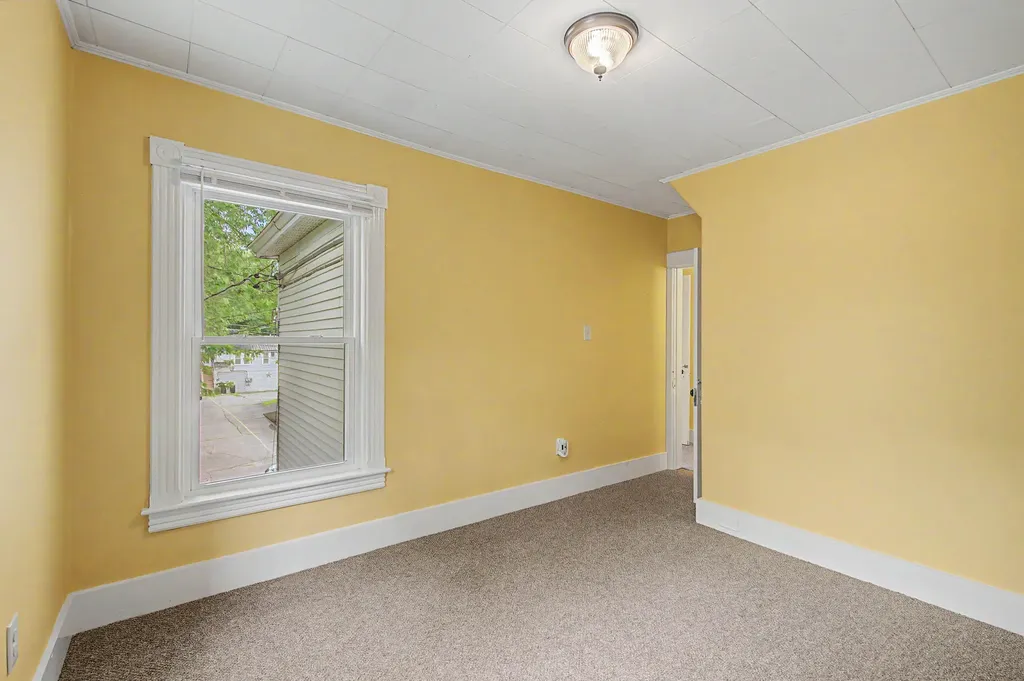 10 Maple Street Augusta ME 04330