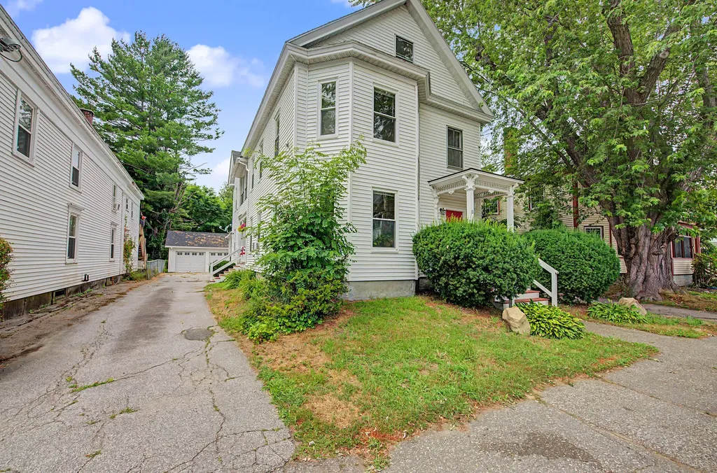 10 Maple Street Augusta ME 04330
