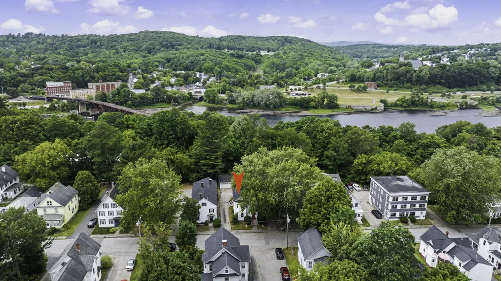 10 Maple Street Augusta ME 04330