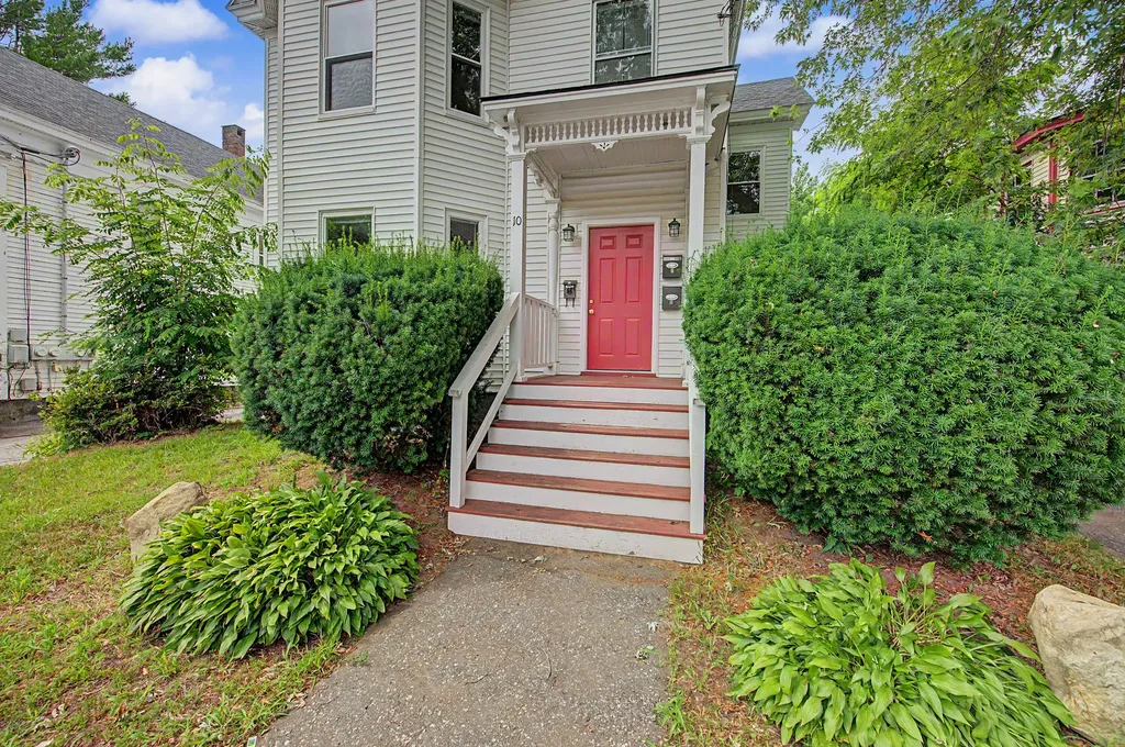 10 Maple Street Augusta ME 04330