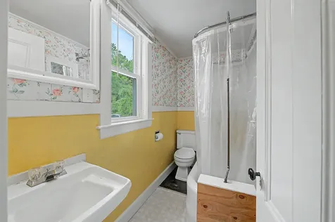 10 Maple Street Augusta ME 04330