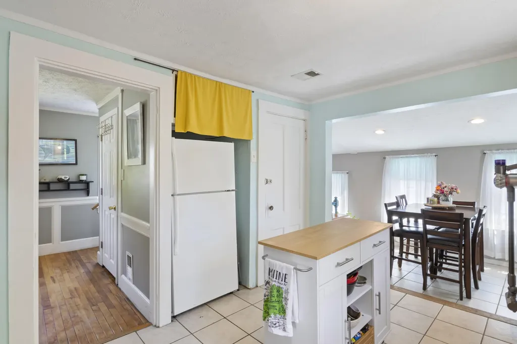 51 Anderson Avenue Westbrook ME 04092