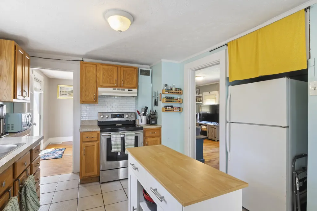 51 Anderson Avenue Westbrook ME 04092