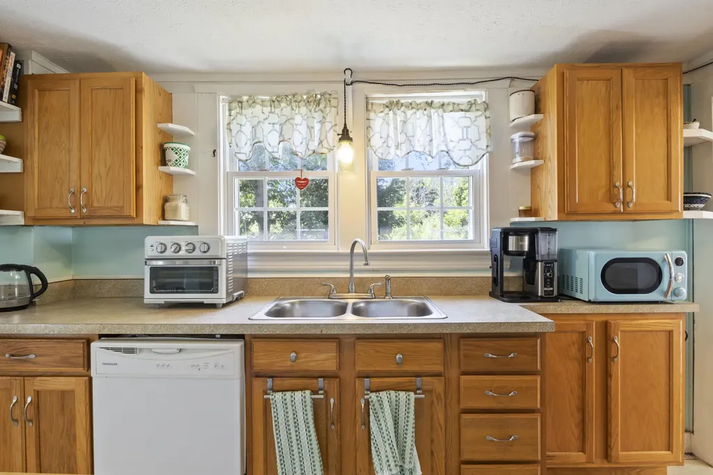51 Anderson Avenue Westbrook ME 04092
