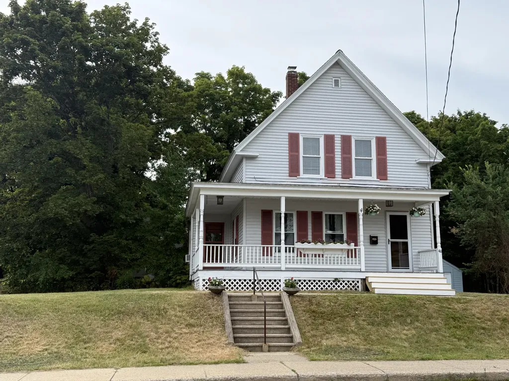 40 Oak Street Sanford ME 04083