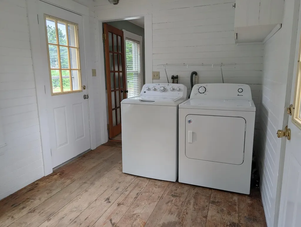 40 Oak Street Sanford ME 04083