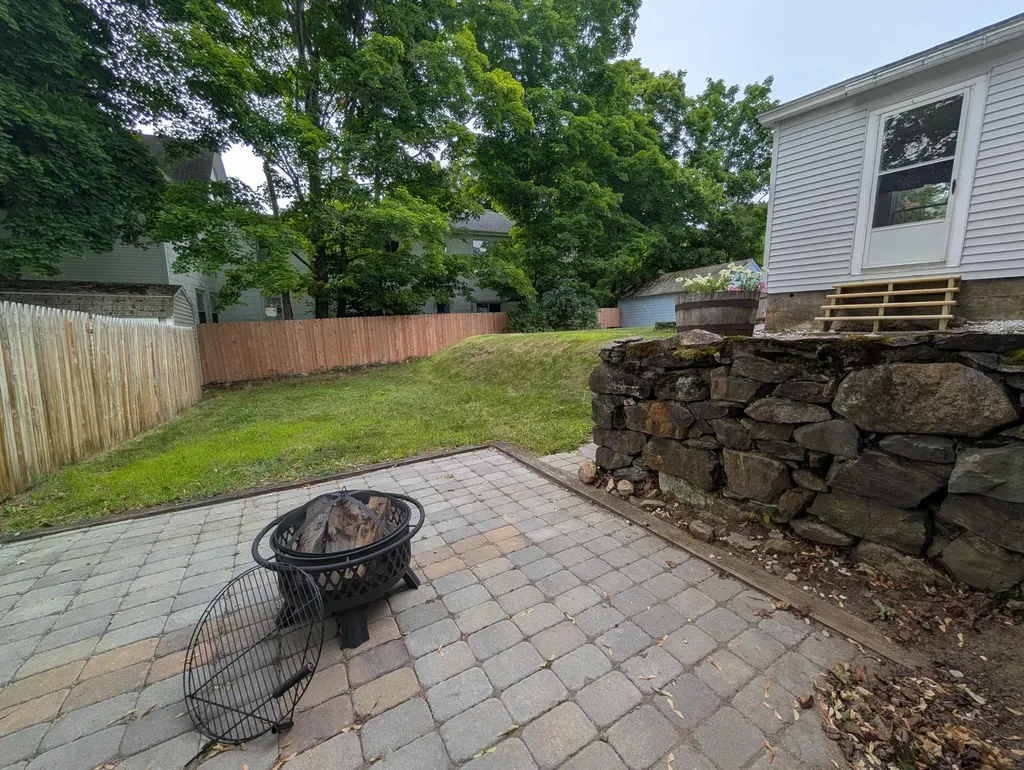 40 Oak Street Sanford ME 04083