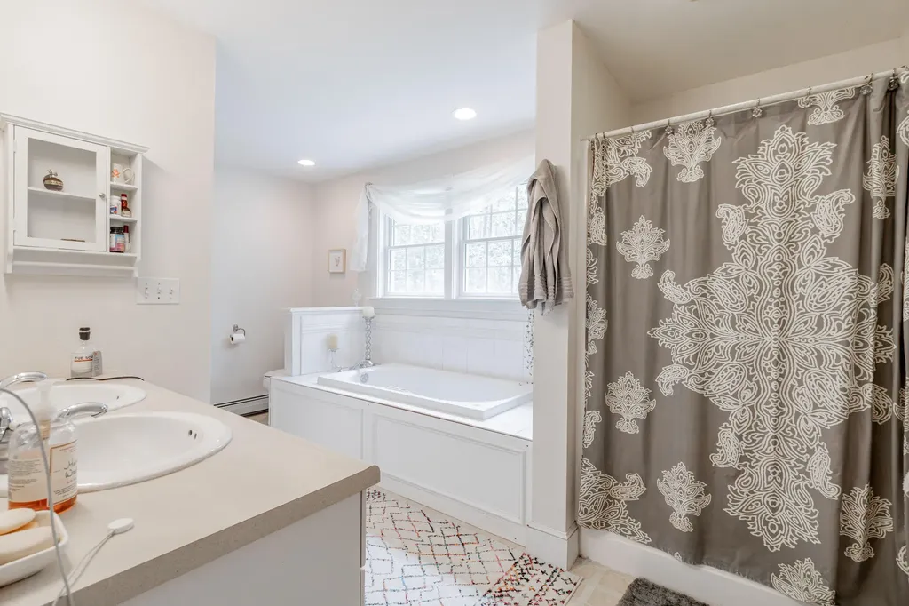 2 Summit Terrace Falmouth ME 04105