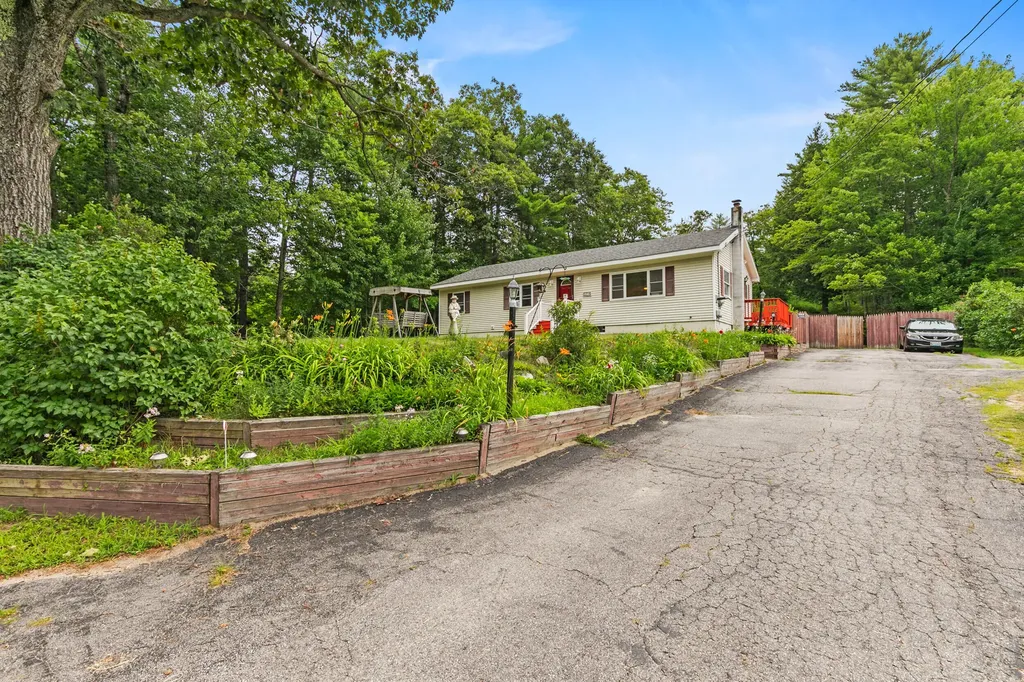 279 Manchester Road Standish ME 04084