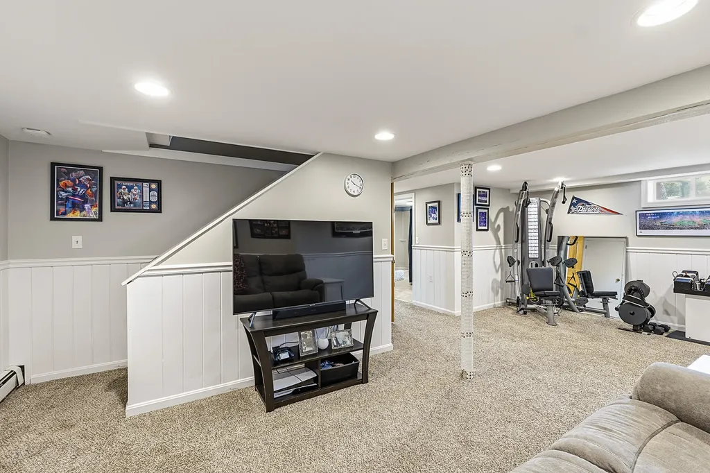 20 Groveside Road Portland ME 04102
