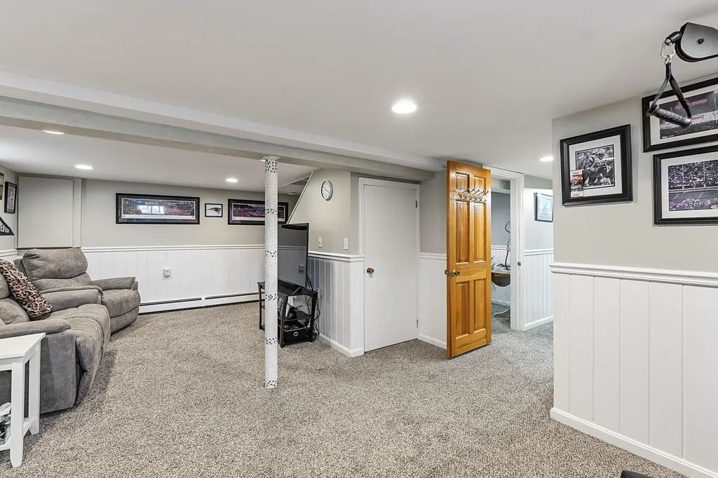 20 Groveside Road Portland ME 04102