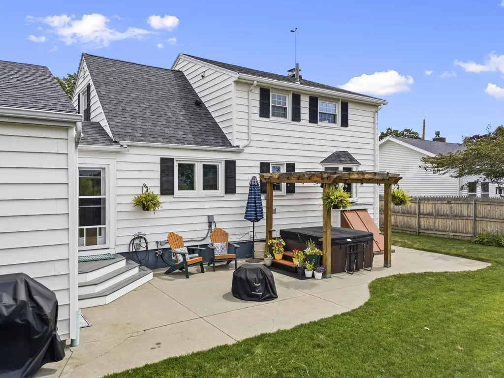 20 Groveside Road Portland ME 04102