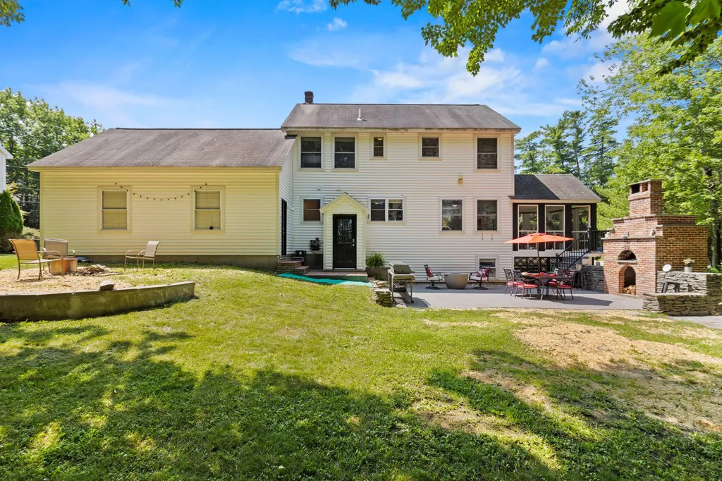 79 Stroudwater Place Westbrook ME 04092