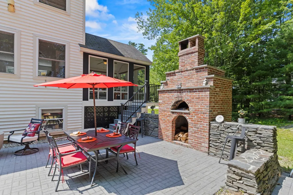 79 Stroudwater Place Westbrook ME 04092