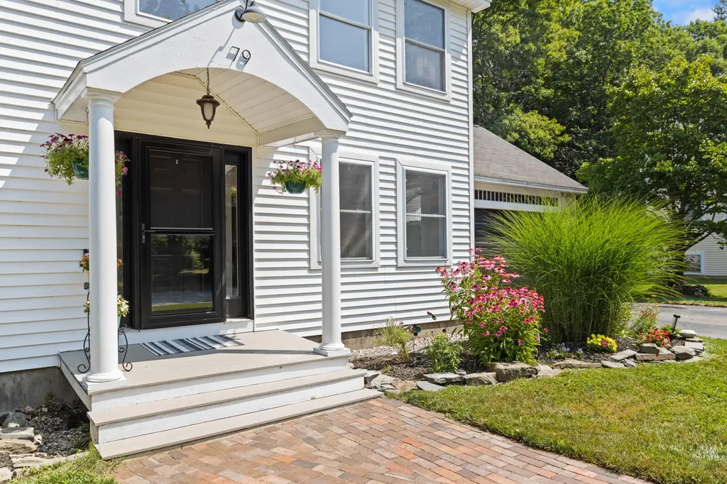 79 Stroudwater Place Westbrook ME 04092