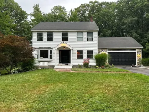 79 Stroudwater Place Westbrook ME 04092