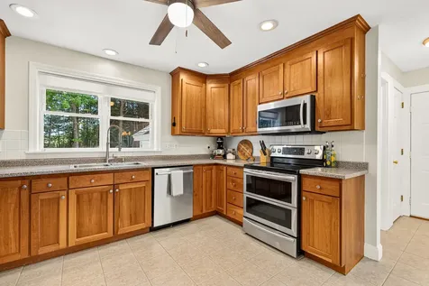 79 Stroudwater Place Westbrook ME 04092