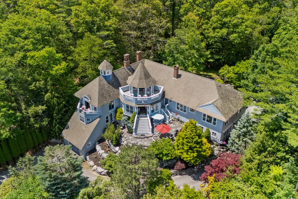 24 Ho Hum Hill Ogunquit ME 03907