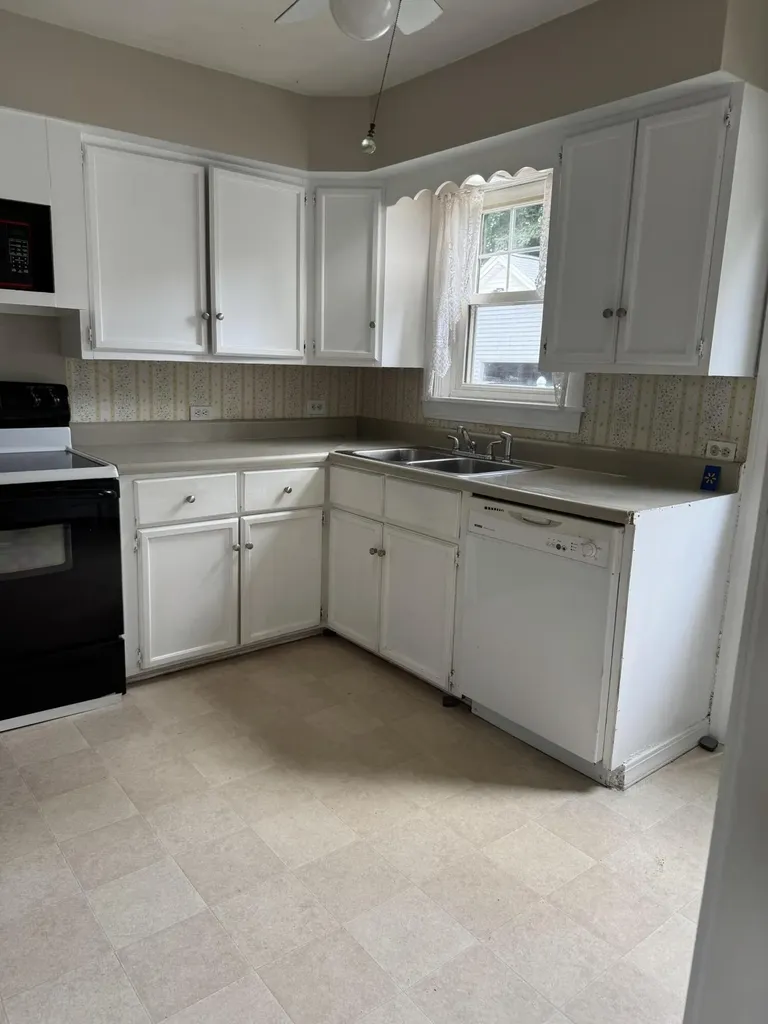76 Vernon Street Bangor ME 04401