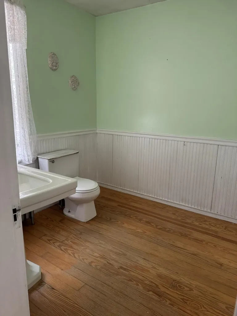 76 Vernon Street Bangor ME 04401