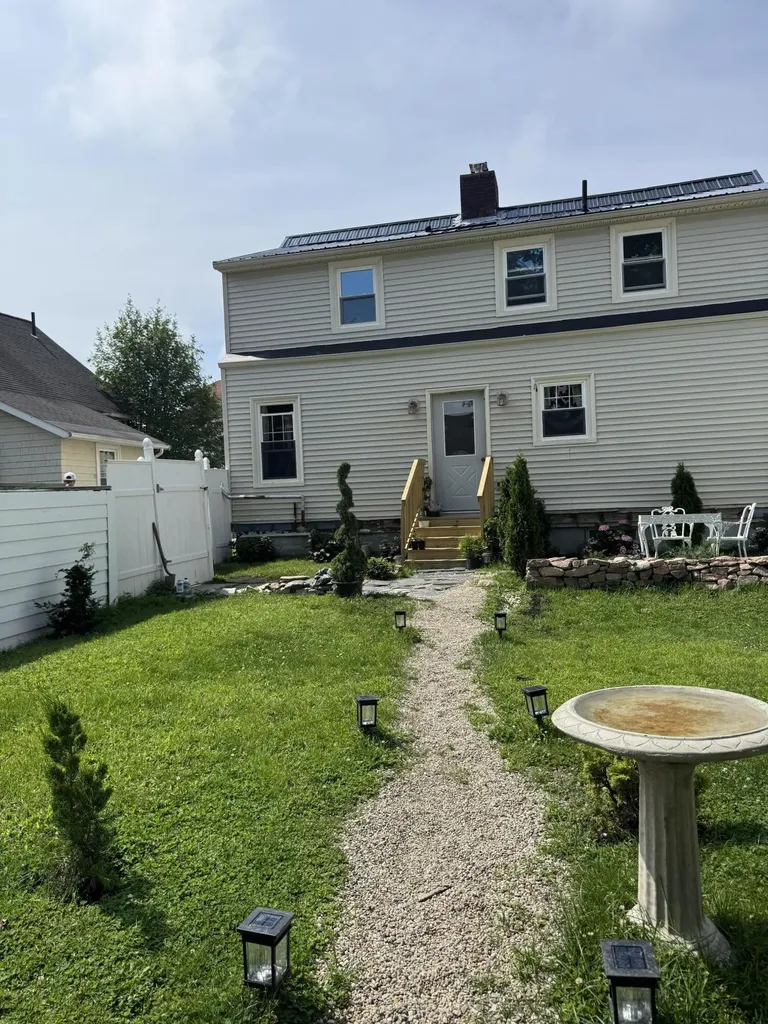 76 Vernon Street Bangor ME 04401