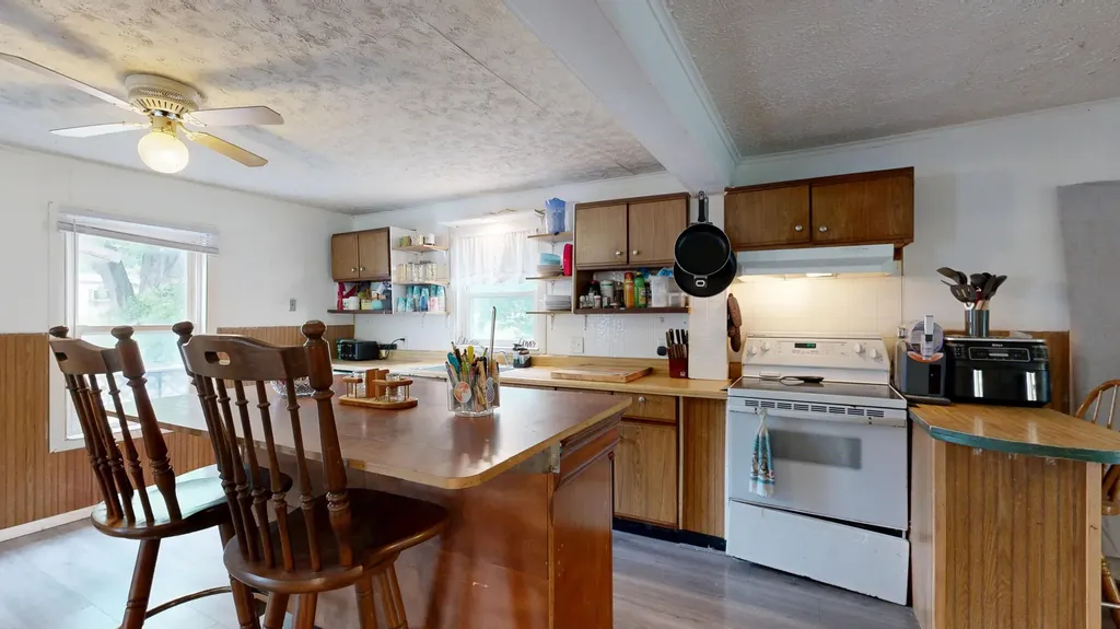 176 Main Street Sabattus ME 04280